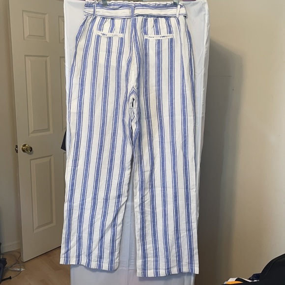 Relaxed fit beach pants. - Picture 3 of 7
